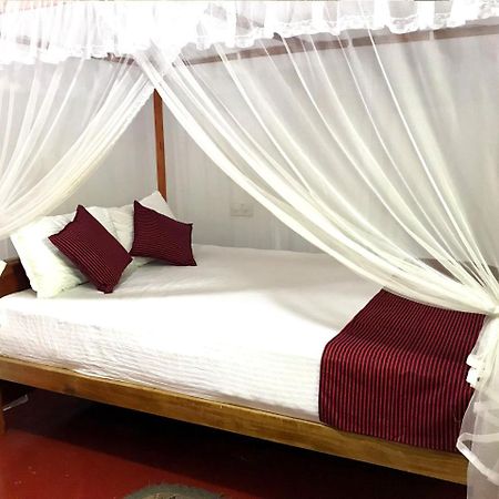 Damith Tourist Inn Мірісса Екстер'єр фото