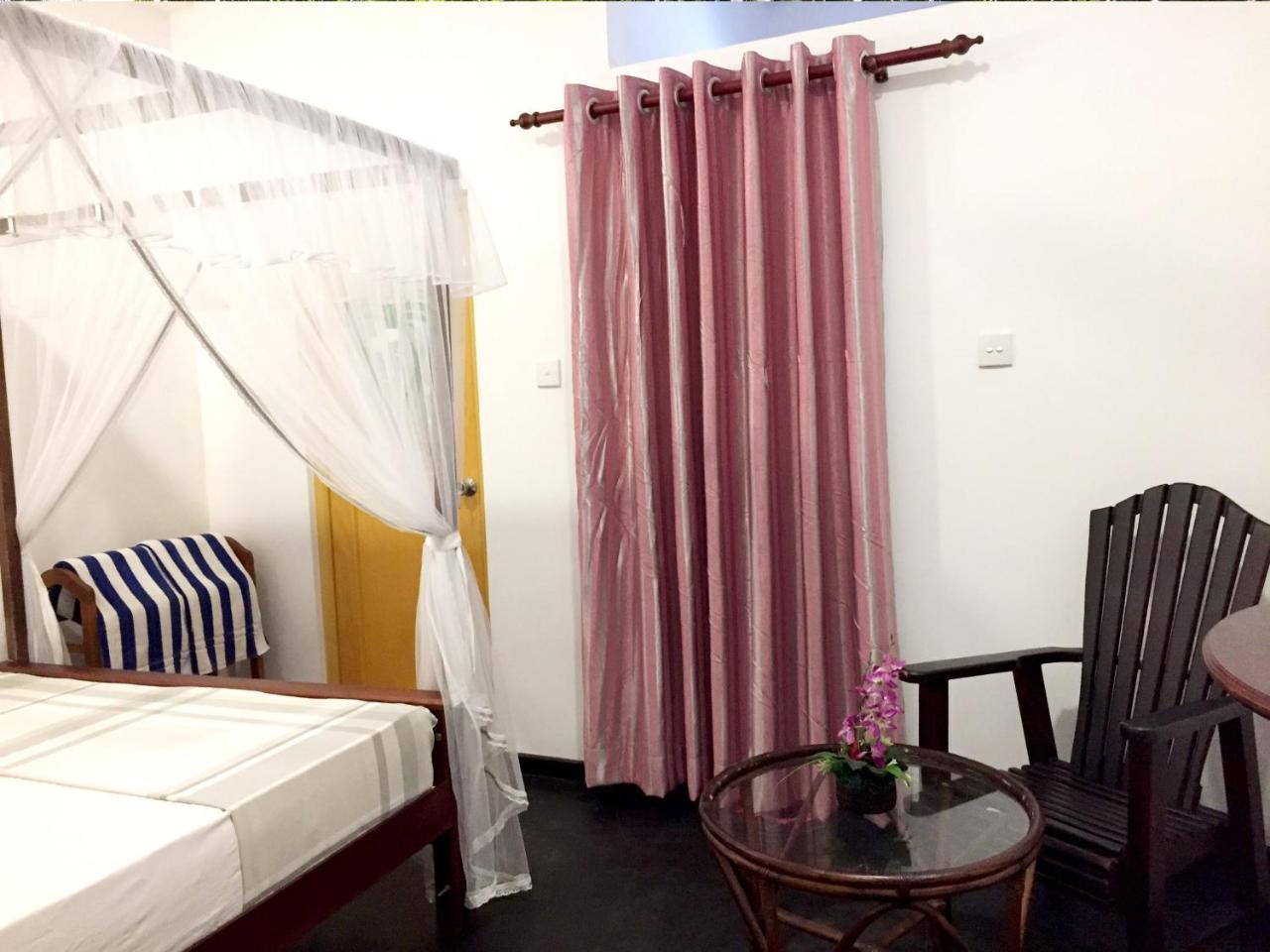 Damith Tourist Inn Мірісса Екстер'єр фото